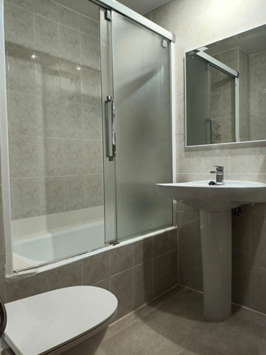 Bathroom 5, HOTEL FAMILIAR MAXIMINA, Huesca