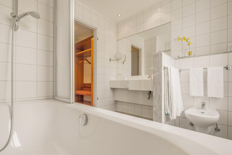 Bathroom 4, Best Western Plus Hotel Excelsior, Erfurt