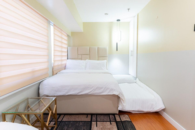 Bedroom 2, A2J BGC Luxury 2BR Loft Near High Street, Airport, Taguig
