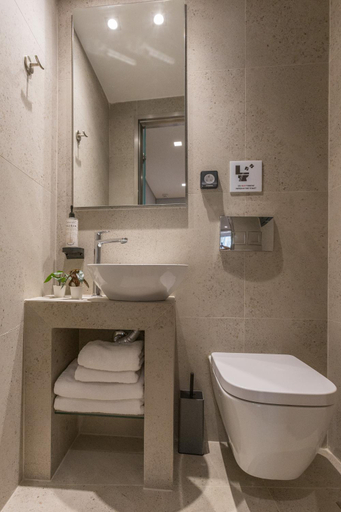 Others 5, Aethir Urban Stay, Attica