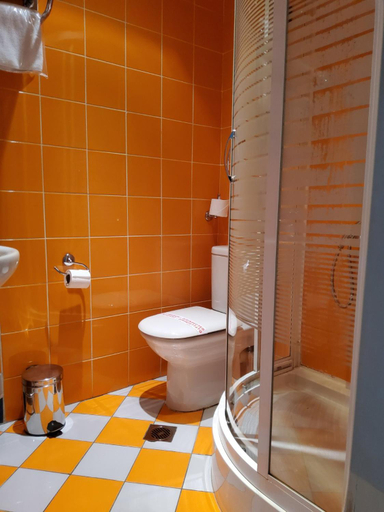 Bathroom 3, Argo, Attica