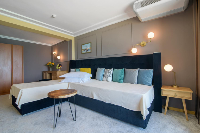 Bedroom 3, Marina Hotel, Sunny Day, Varna