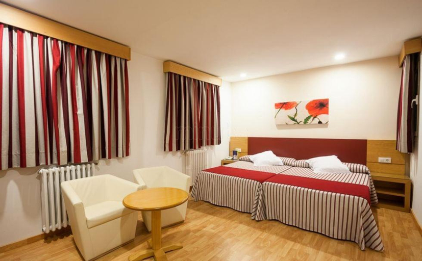 Bedroom 3, Hotel Colon, Baleares