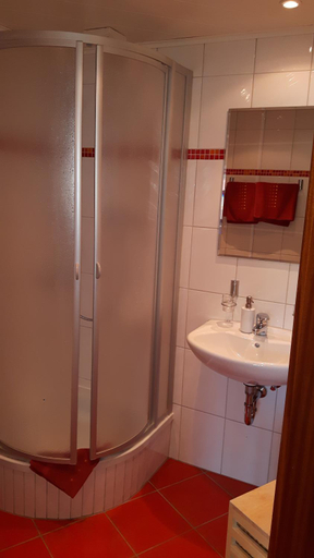 Bathroom 3, Weinhaus Thomas, Cochem-Zell
