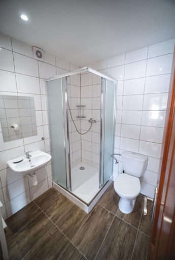 Bathroom 2, Hotel Vecernice, Trutnov