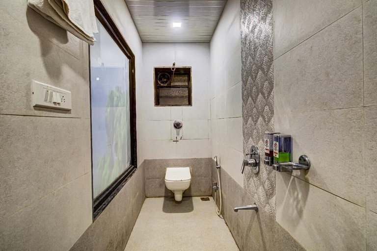 Bathroom, Straw Bella Inn Villa, Satara