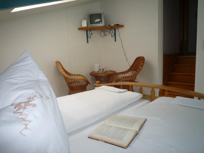 Bedroom 3, biozertifiziertes Hotel Hopfigheimer Hof mit Wein-Shop, Ludwigsburg