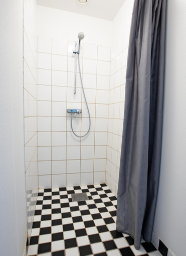 Bathroom 3, Systrar & Bonor Bed and Breakfast, Trelleborg