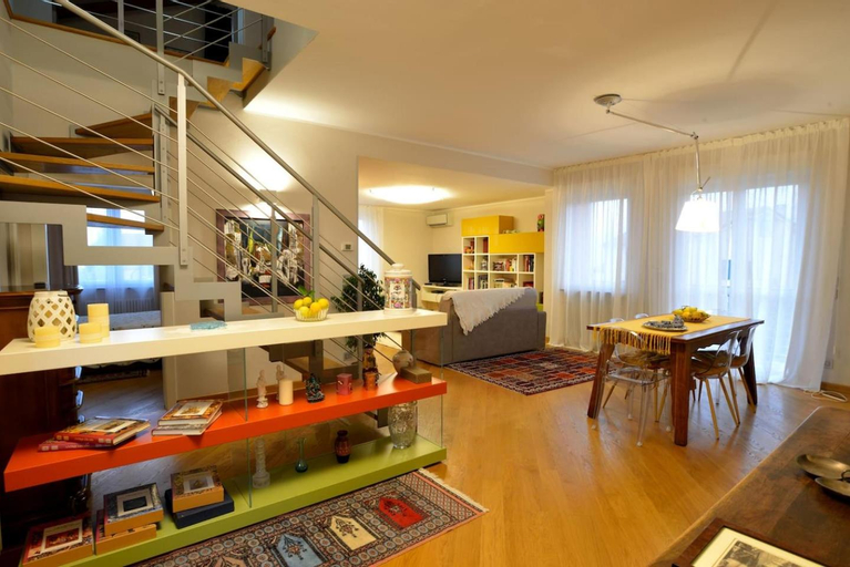 Food & Drinks 4, Villa Giovanna con terrazza panoramica, Jacuzzi e sauna, Savona
