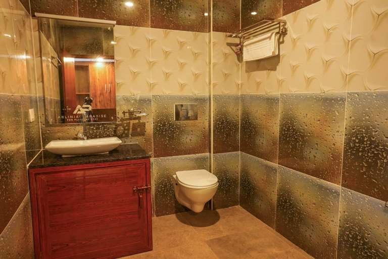 Bathroom 11