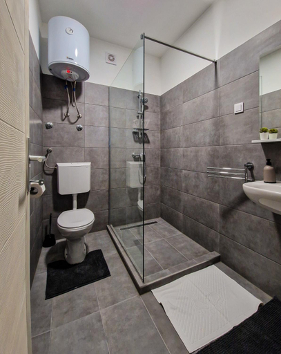 Bathroom 3, XXL Rooms Osijek, Osijek