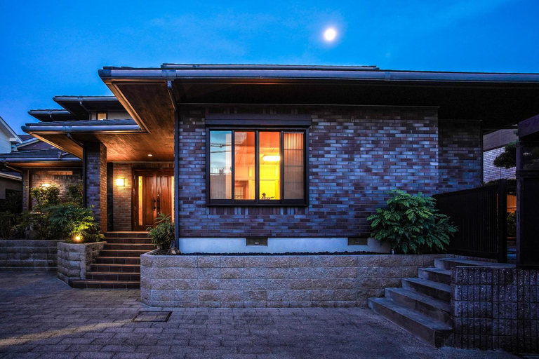 Exterior 4