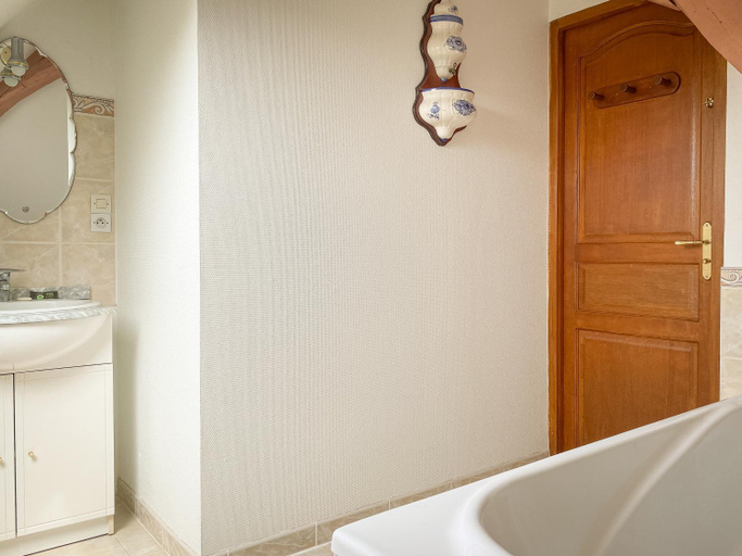 Bathroom 4, Chateau de Montaupin, Sarthe