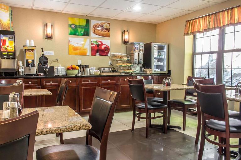 Food & Drinks 5, Quality Inn near Mountain Creek, Sussex
