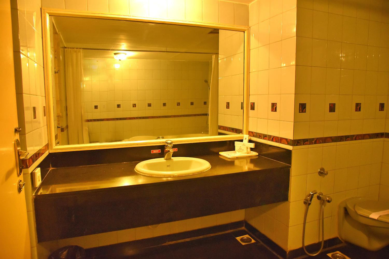 Others 5, Hotel Poonja International, Dakshina Kannada