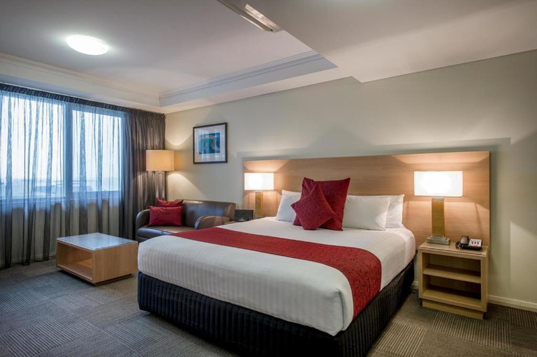 Bedroom 3, Bunbury Hotel Koombana Bay, Bunbury