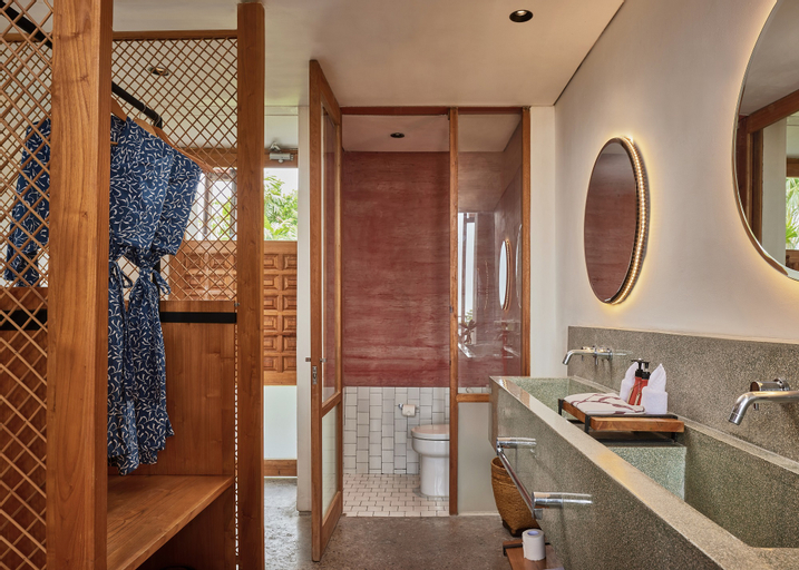 Bathroom 15