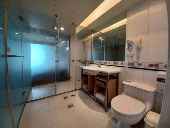 Bathroom 5, Blue Ocean Hotel, Keelung