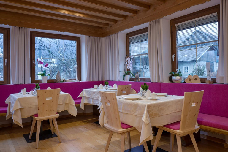 Food & Drinks, Garni Appartements Almrausch, Bolzano