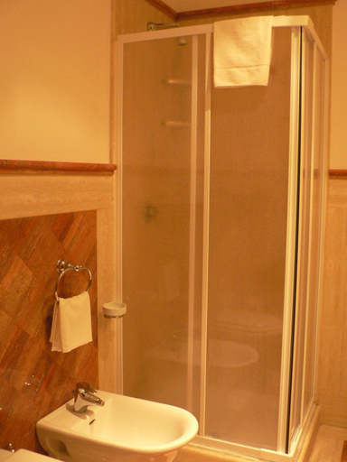 Bathroom 2, Benito Al Bosco, Rome