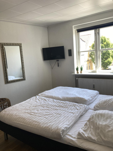 Others 5, Hotel Sniva, Bornholm