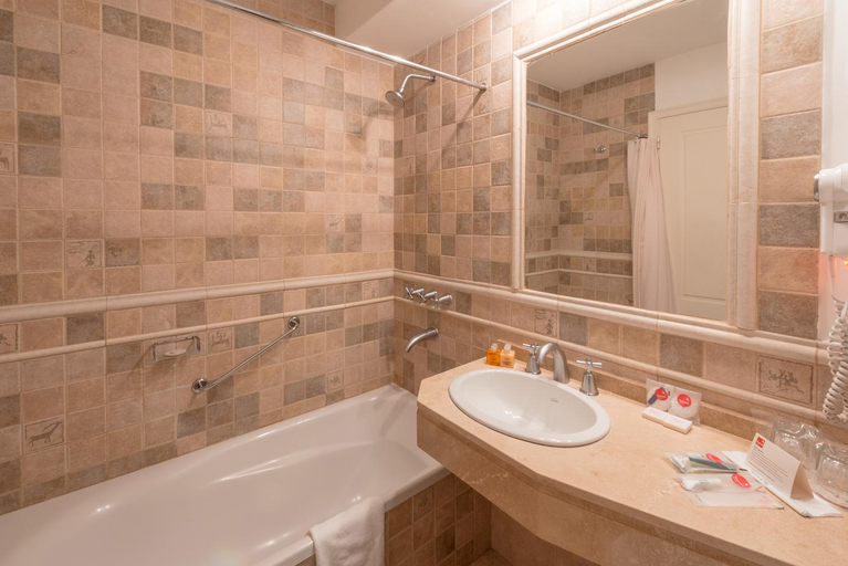 Bathroom 3, Tremun Calafate Parque Hotel, Lago Argentino
