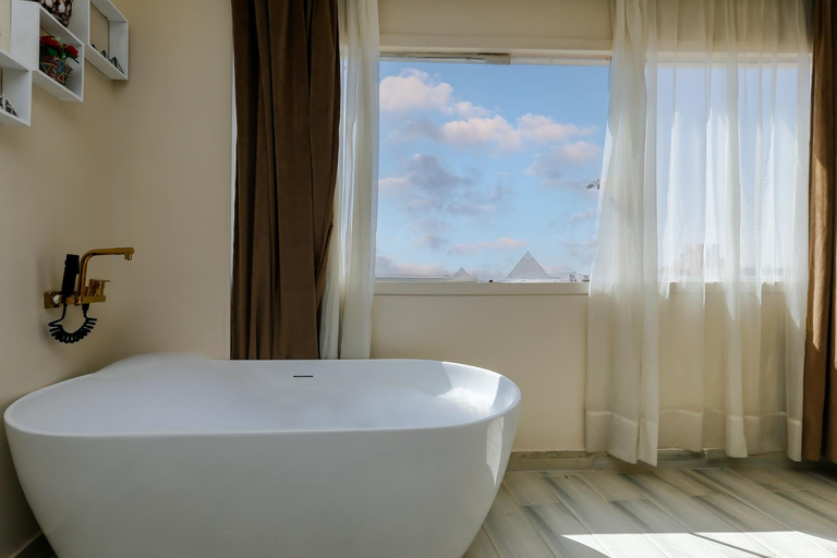 Bathroom 2, Venus Pyramids Inn Rooftop Access & Free Breakfast, Al-Ahram