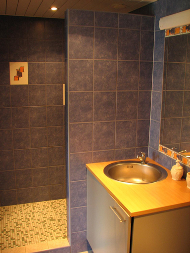 Bathroom 10