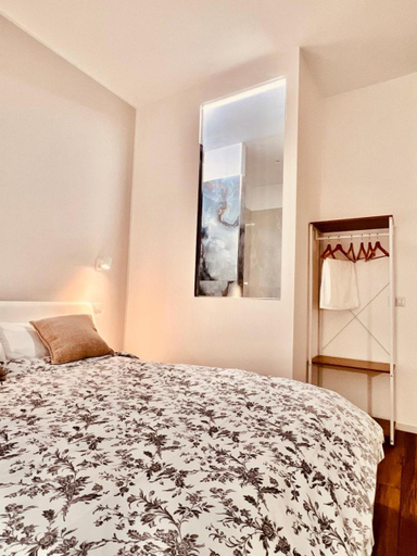 Others 3, Finella Charming Rooms, Bari