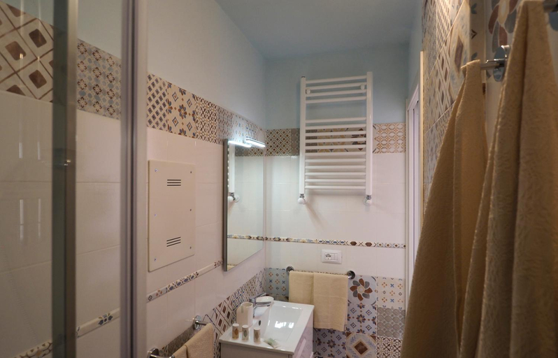 Others 4, Ai Pesci Room Rental, La Spezia