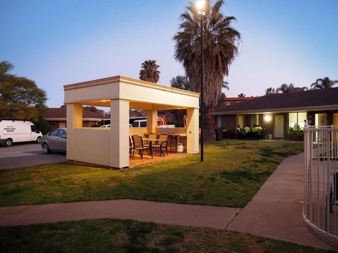 Exterior & Views 2, Jacaranda Apartments, Swan Hill - Central
