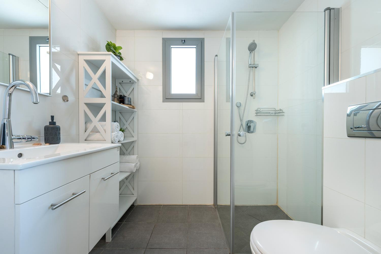Bathroom 3, Melony Apartents Yam Suf Street Pranayama