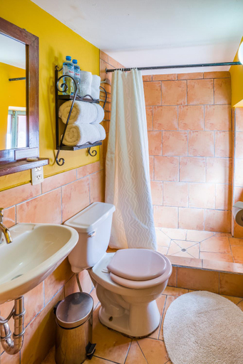 Bathroom 4, Pisac Inn, Calca