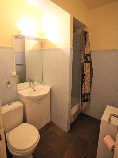 Bathroom 2, Acropole Asco, Haute-Corse