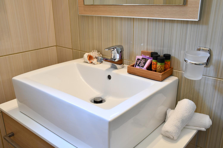 Bathroom 2, Hotel Manthos Blue, Thessaly