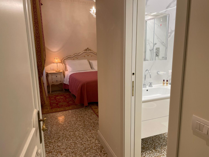 Bedroom 2, San Gregorio Venice Apartments, Venezia
