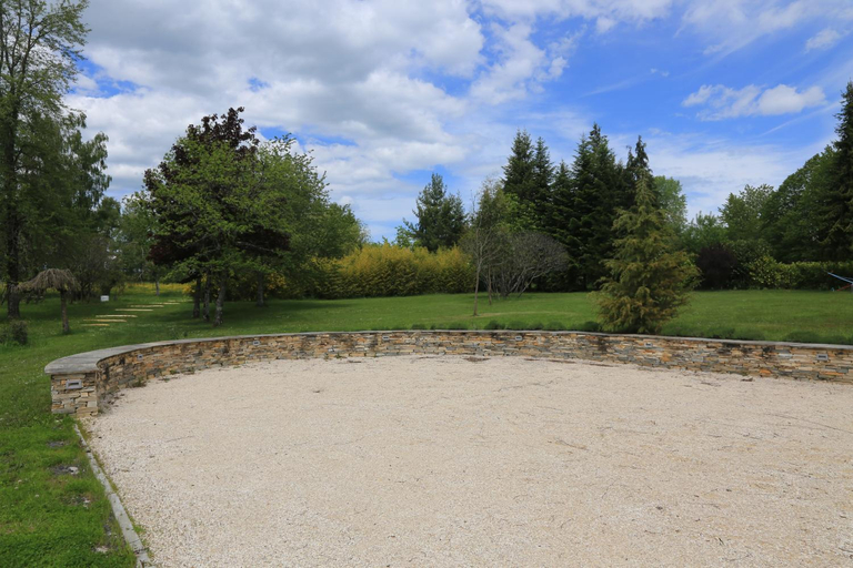 Others 2, HOSTELLERIE LA BRUYERE, Cantal