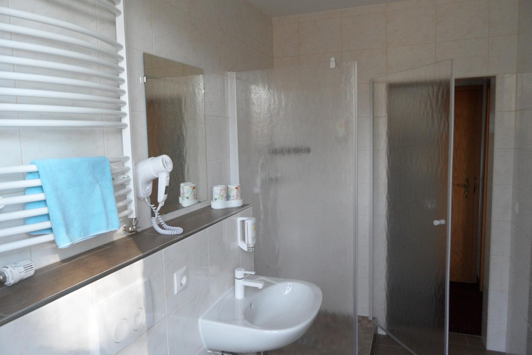Bathroom, Hotel Sperlingshof, Havelland