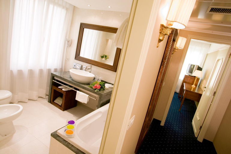 Bathroom 9