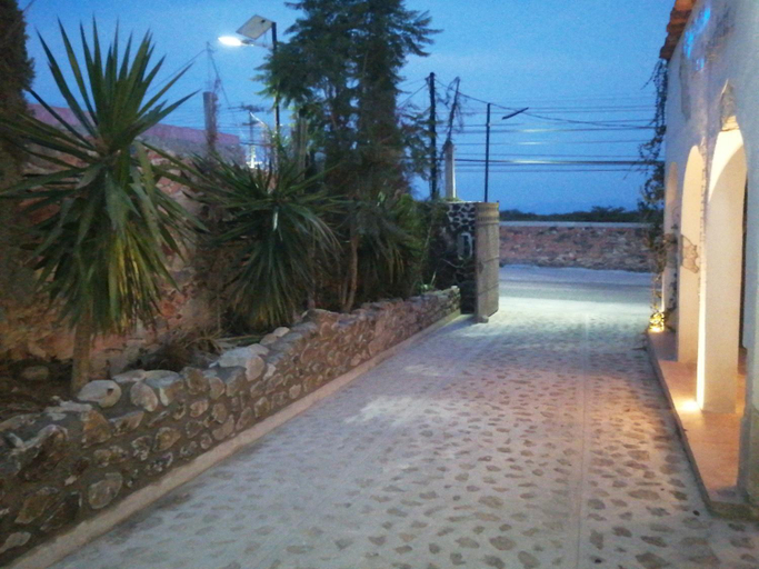 Others 2, Villas del Sol, Ezequiel Montes