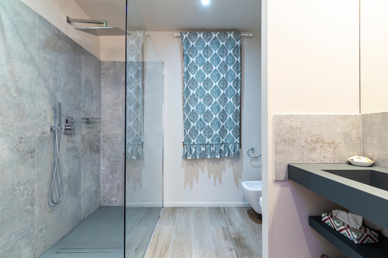 Others 2, La Romantica camere e wellness, Ancona