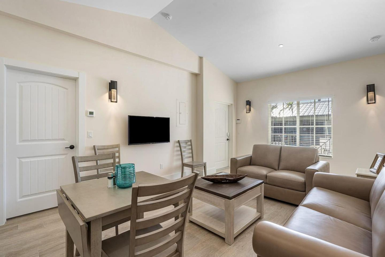 Others 3, Bermuda Bungalows (Tropical Island Getaway), Palm Beach
