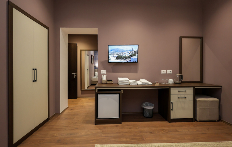 Others 5, Hotel Mimani, Beratit