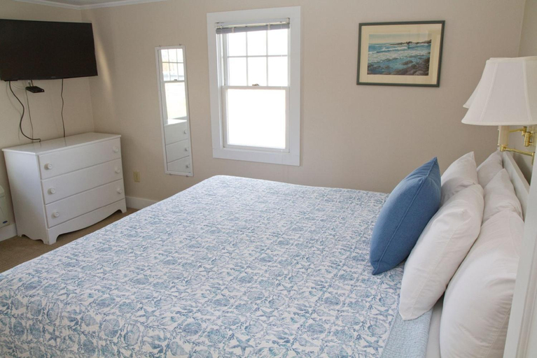 Others 1, The Hawthorne, Barnstable