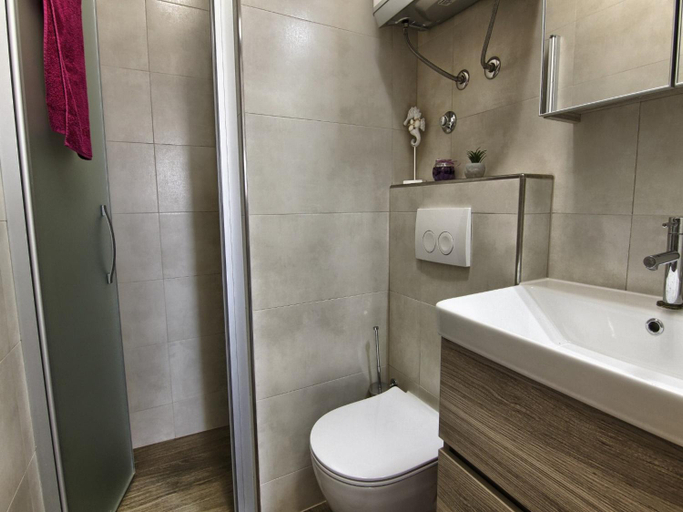 Bathroom, Apartments Victoria, Pakoštane