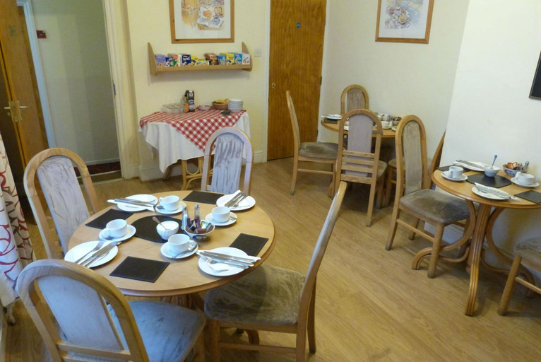 Food & Drinks, Hurst Dene Aparthotel, Swansea