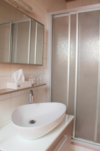 Bathroom 1, Gasthaus zur Linde, Ansbach