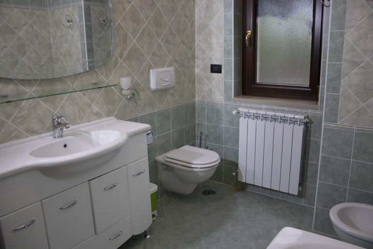 Bathroom 1, Contedoro Living, Avellino