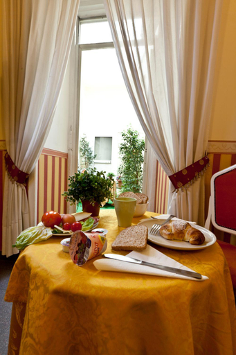 Food & Drinks 5, B&B MediNaples, Napoli