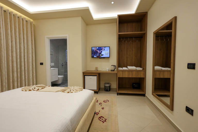 Bedroom 2, Hotel Mimani, Beratit